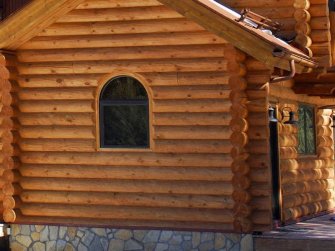 Бревенчатый рубленый дом